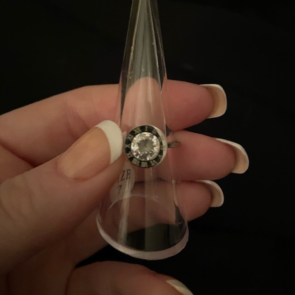 - Silver Roman numerals earrings and ring set with solitaire cubic zirconia - Picture 4 of 5